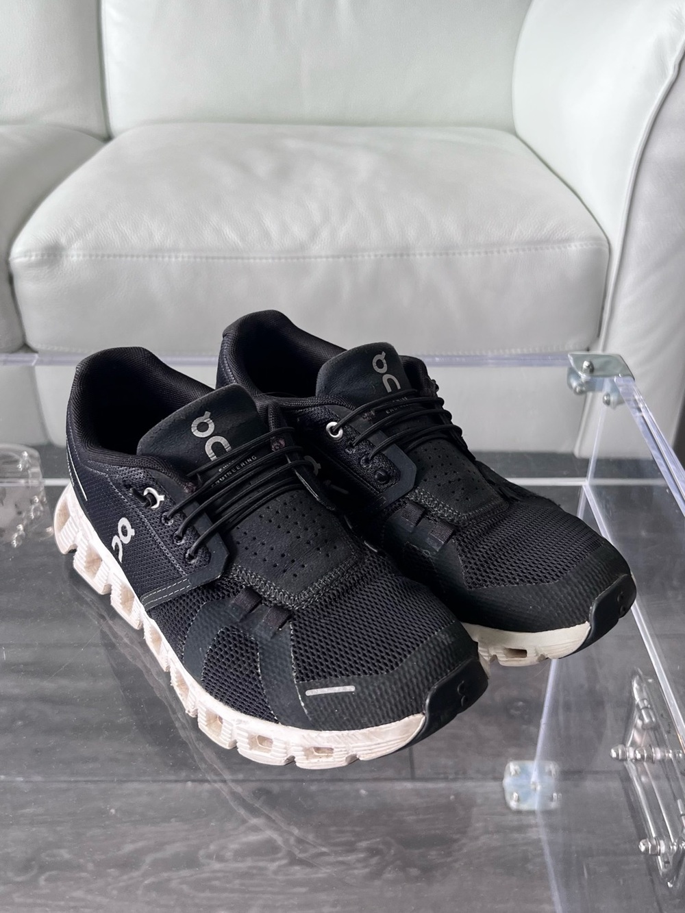 On Cloud 6 Running Sneakers - Black